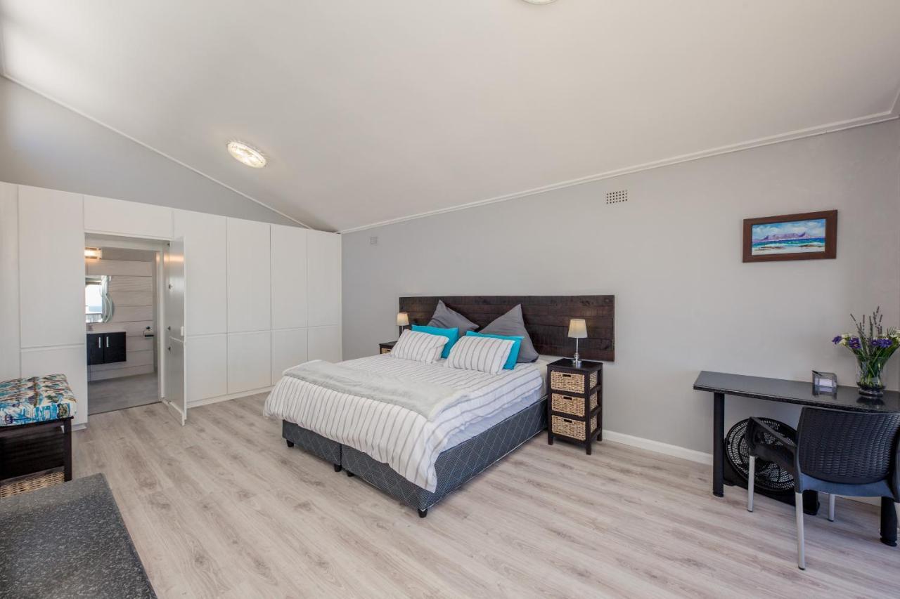 Big Blue Accommodation Bloubergstrand Esterno foto