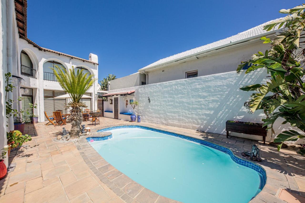 Big Blue Accommodation Bloubergstrand Esterno foto
